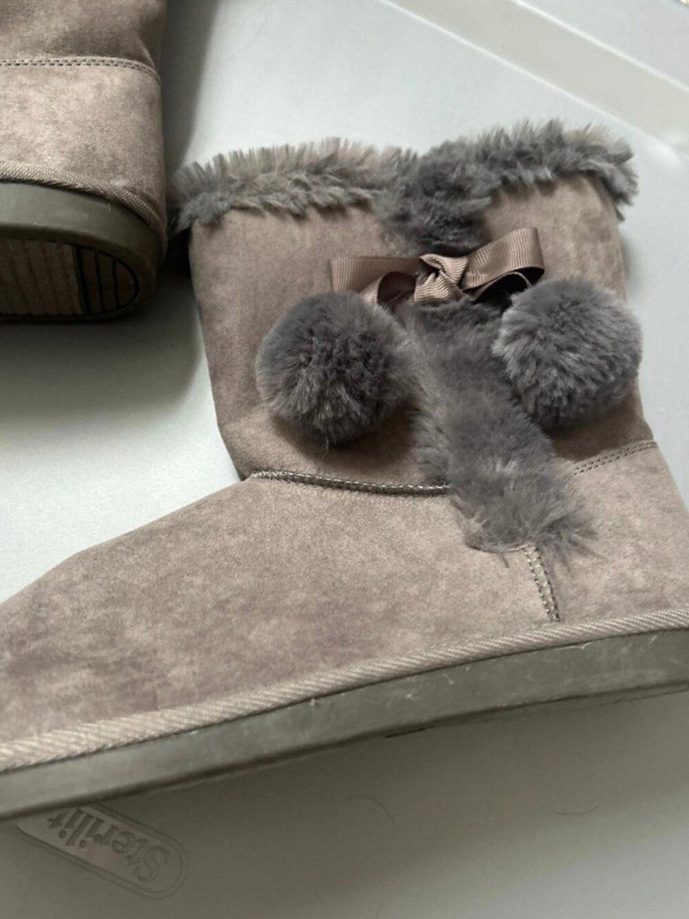 Boots - Picture 1 of 3
